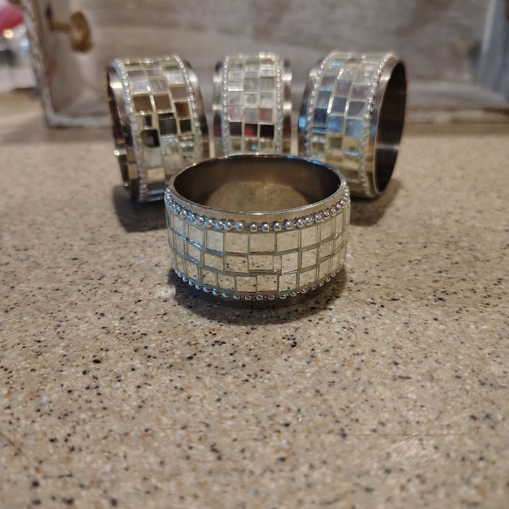 Pier 1 Silver Mosaic Napkin Rings Set Of 4